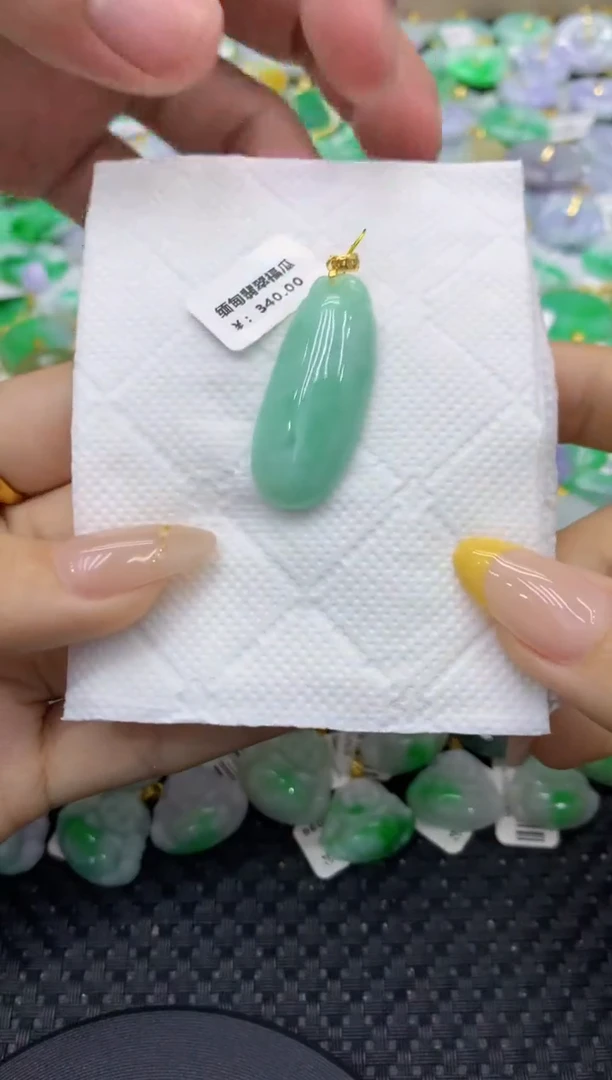 颈饰未镶嵌翡翠天然缅甸翡翠A货