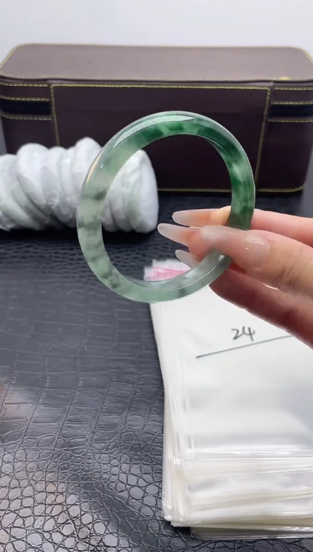 24手镯所见即所得拍啥发啥