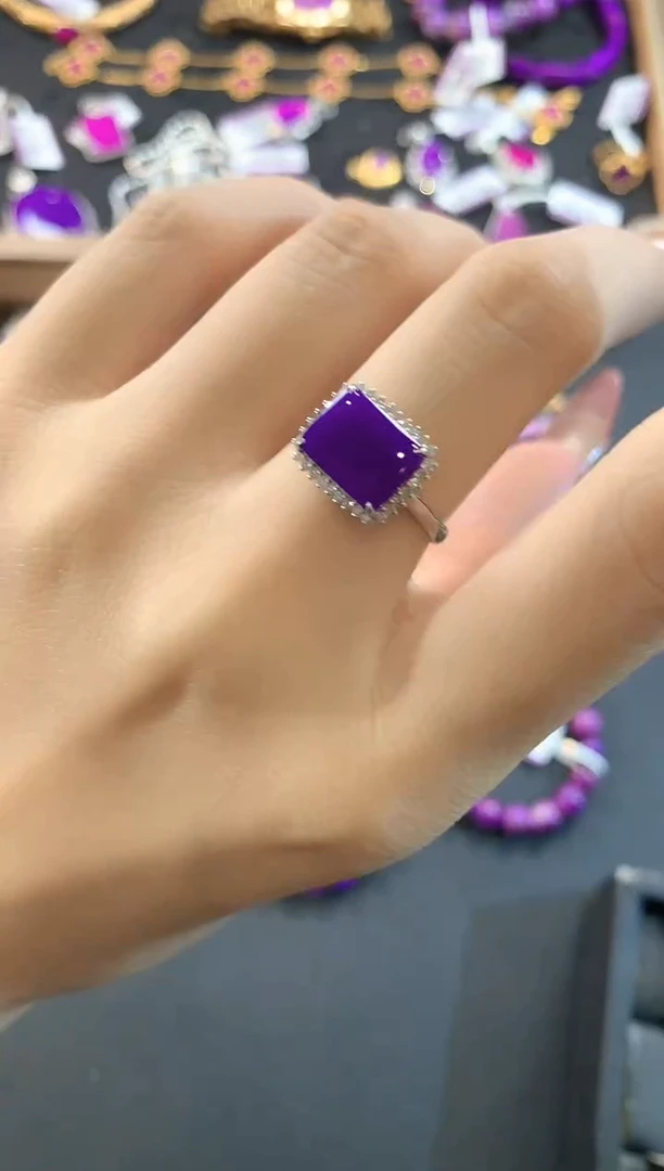 【闪购商品】苏纪石（舒俱来）.18K金镶嵌舒俱来戒指