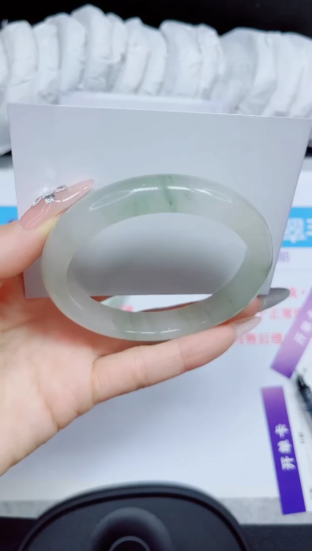 石英质玉手镯未镶嵌147.