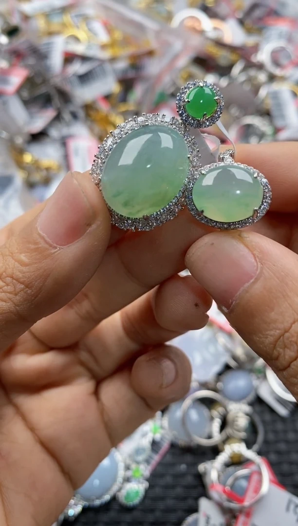 银S925镶嵌戒指翡翠888             9