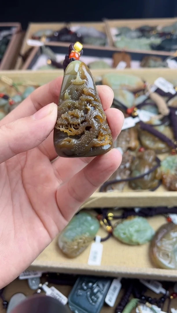 颈饰未镶嵌和田玉1