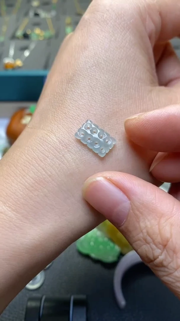 颈饰未镶嵌翡翠净货40470