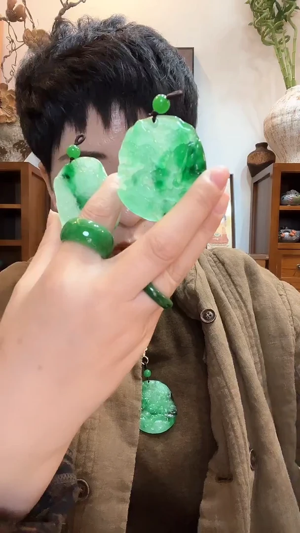 吊坠(赠链)未镶嵌翡翠188