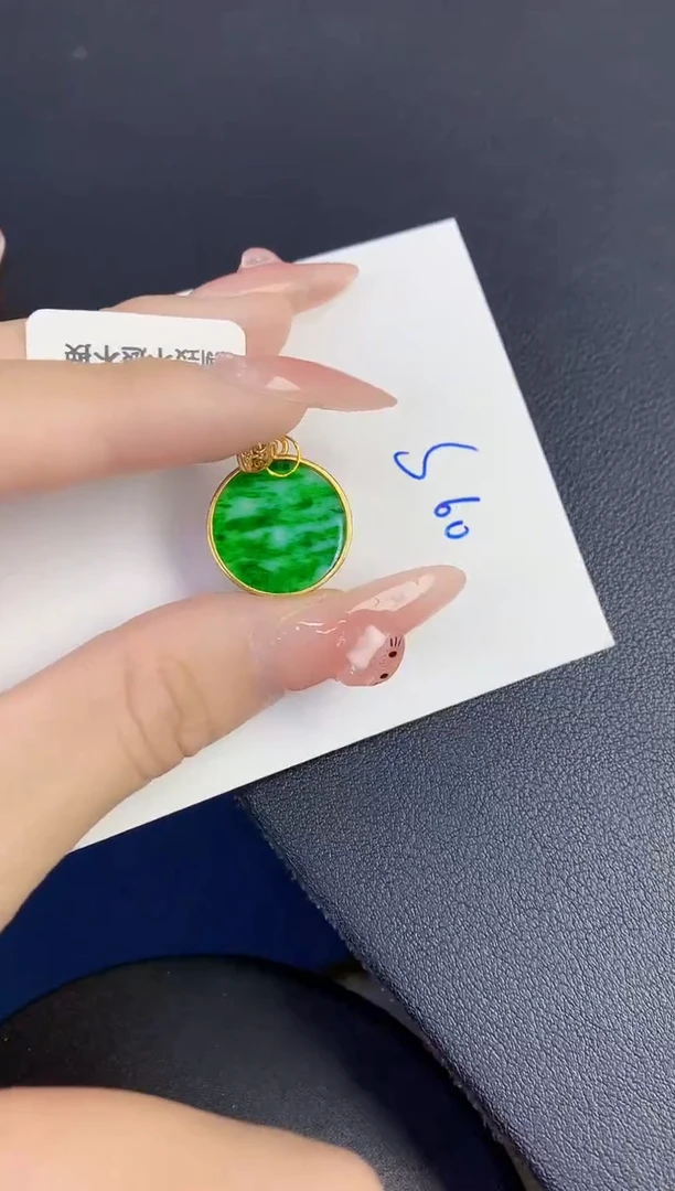 颈饰未镶嵌翡翠缅甸天然翡翠A货