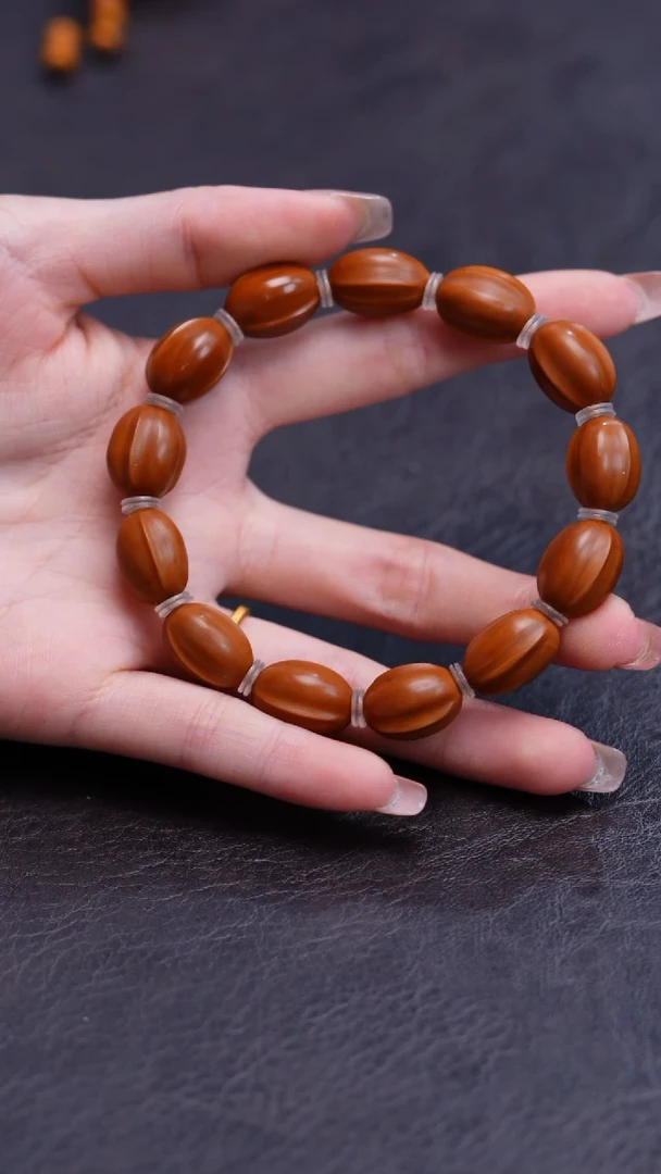 橄榄核吊坠水**高鲨鱼背素串