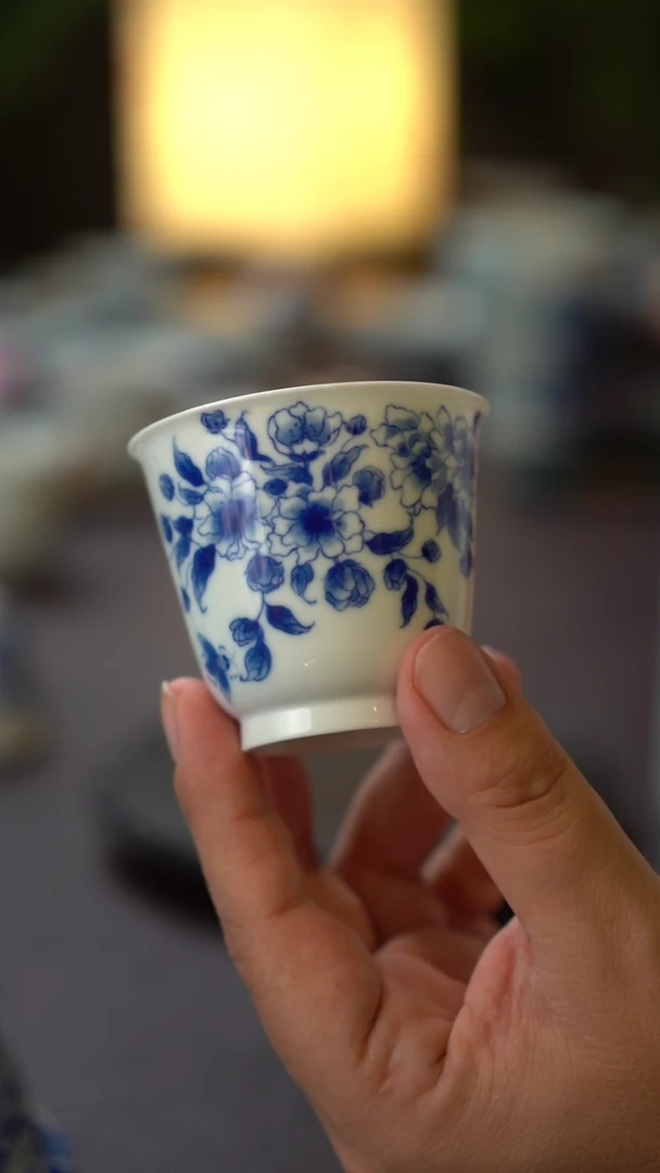 景德镇全手工手绘青花花卉直口主人杯