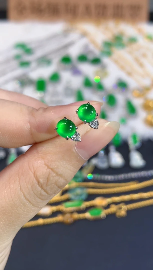 18K金镶嵌翡翠耳饰C20|35000