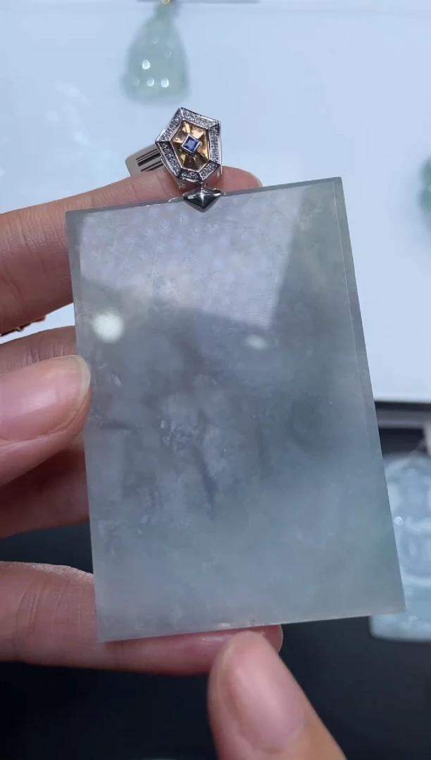 18K金镶嵌挂件翡翠374427    多人