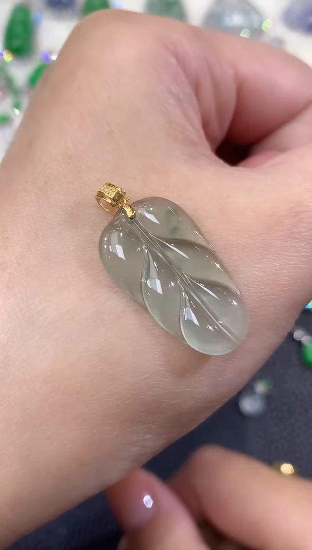 吊坠(不含链)18K金镶嵌翡翠A4