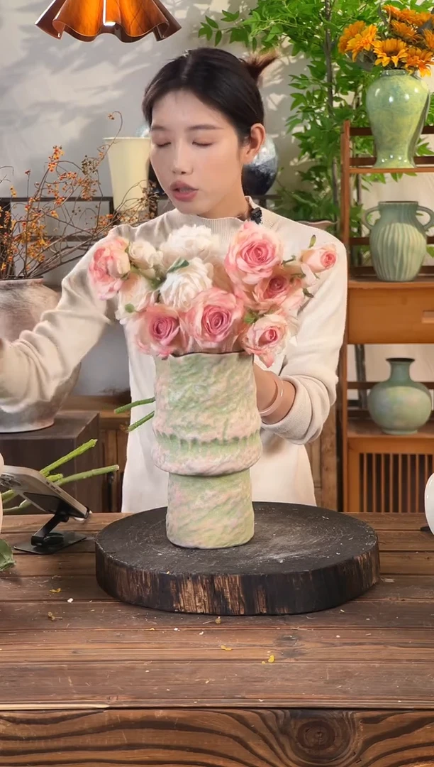 苔点绿-褶皱花瓶