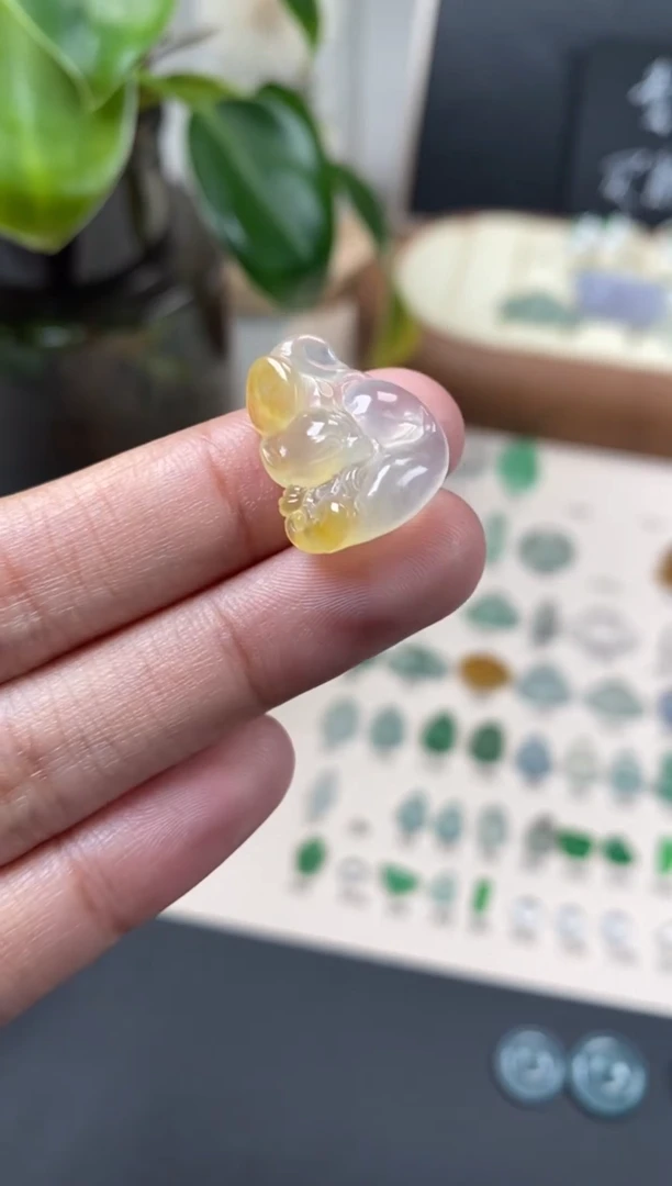 【闪购商品】翡翠颈饰未镶嵌翡翠冰飘黄裸石