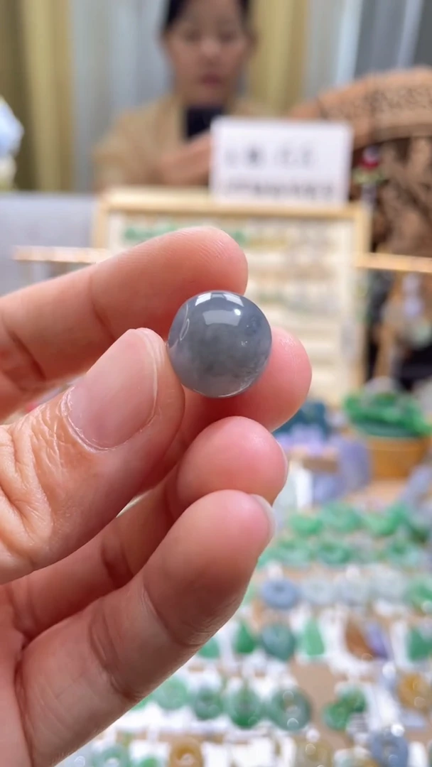 翡翠未镶嵌颈饰路路通