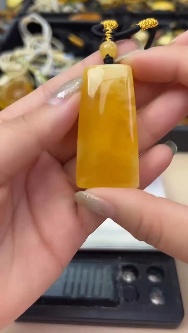 未镶嵌蜜蜡裸石蜜蜡吊坠