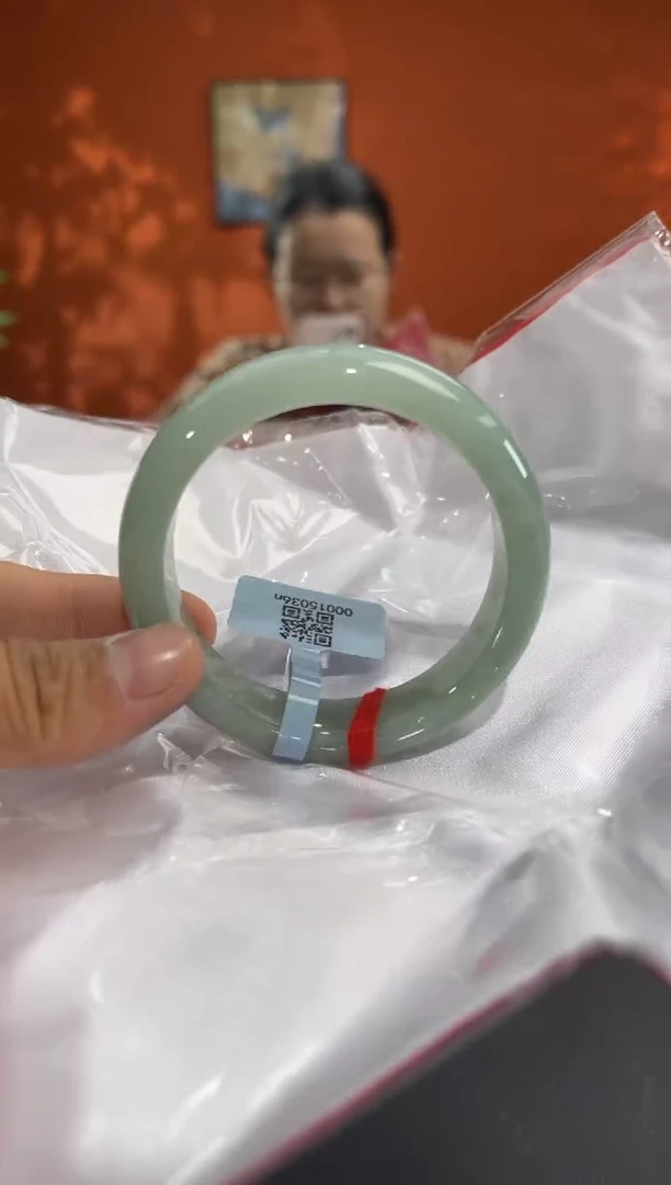 未镶嵌手镯翡翠如*翡翠手镯