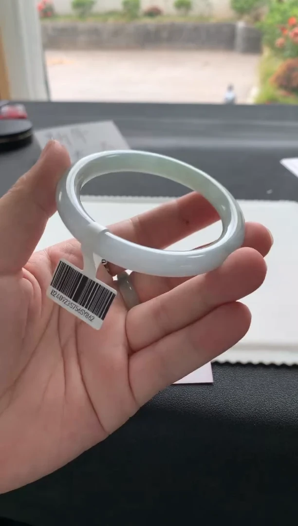 【闪购商品】翡翠手镯未镶嵌54.5圆条买断Y862