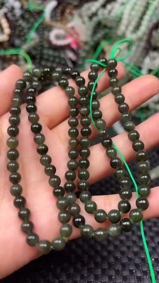 和田玉未镶嵌颈饰1