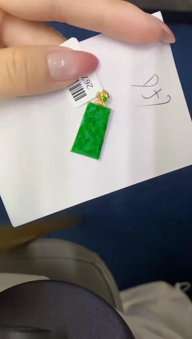 翡翠18K金镶嵌颈饰缅甸天然翡翠A货