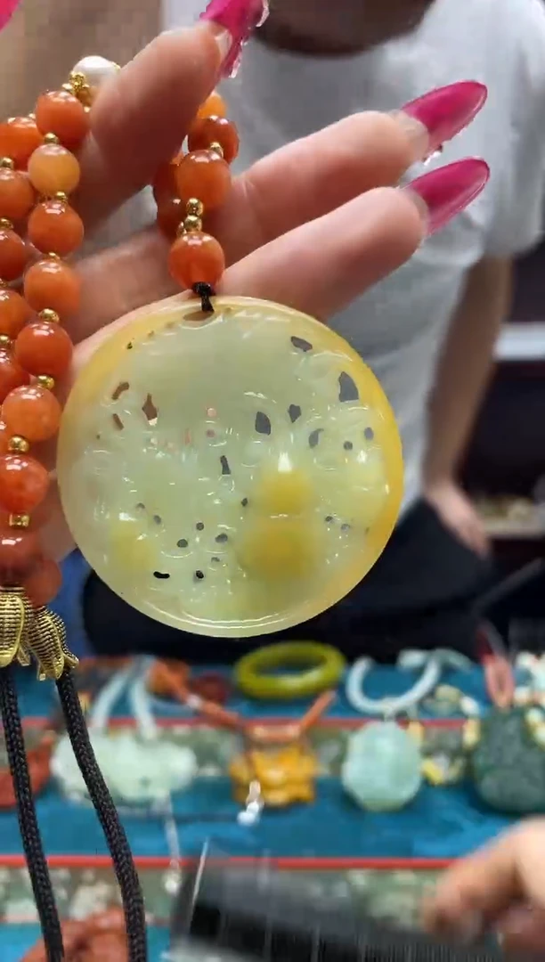 未镶嵌岫玉吊坠·