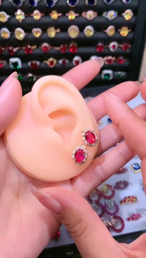 【闪购商品】红宝石耳饰银S925镶嵌68