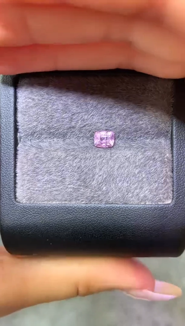 未镶嵌裸石定制尖晶石枕型 金属紫色调 1.07ct