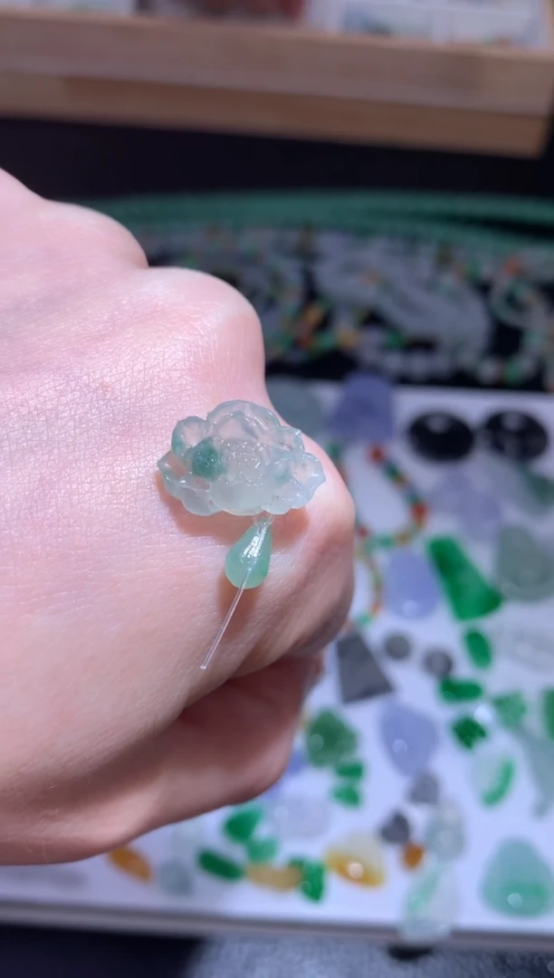 未镶嵌定制翡翠莲花