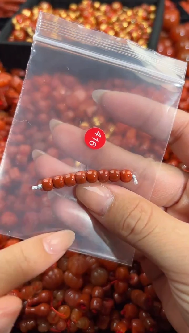 南红玛瑙未镶嵌颈饰1
