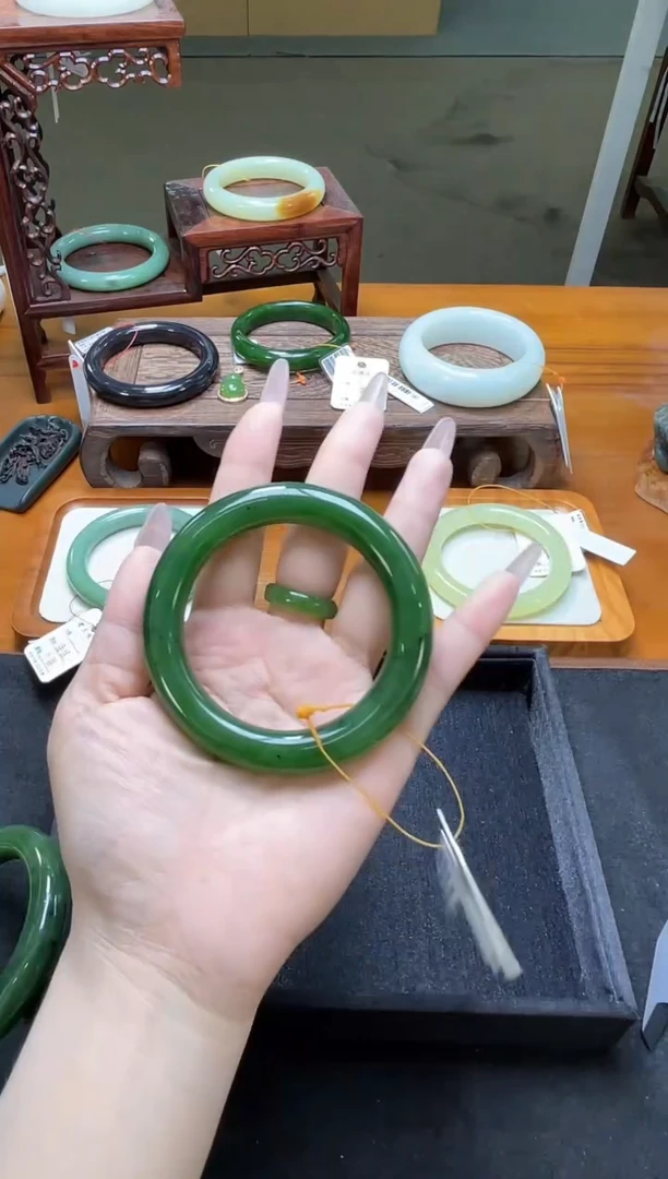 未镶嵌手镯和田玉俄料红皮 57圈 9017029