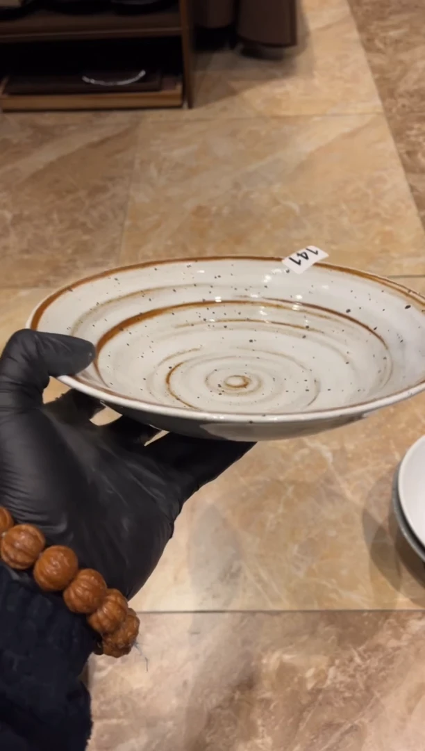 【闪购商品】瓷片141  微瑕白麻点深敞口盘1个