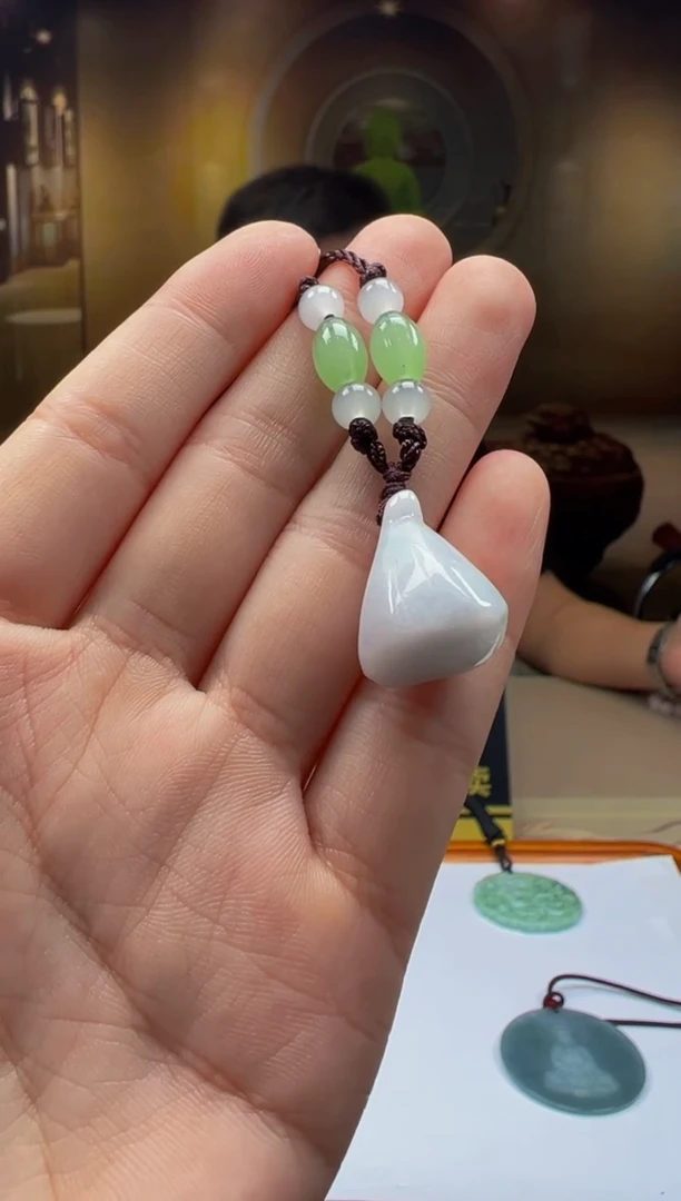 翡翠未镶嵌颈饰Y-2025-5-30-103