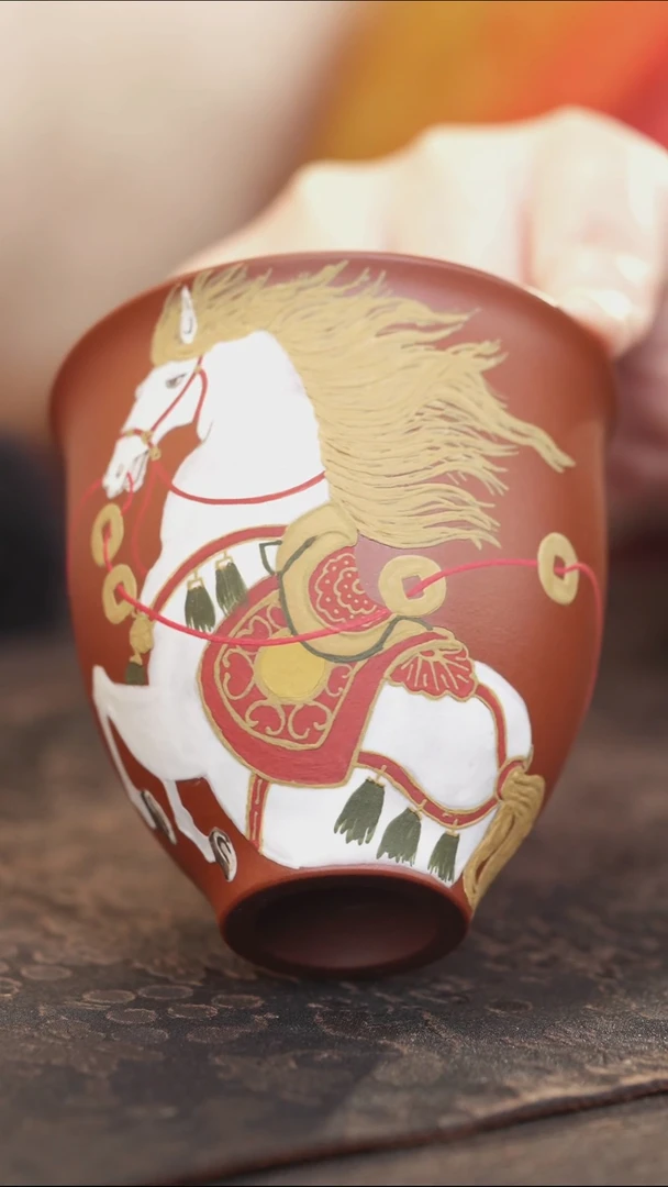 紫砂茶叶罐背*朱泥泥绘唐马主人杯