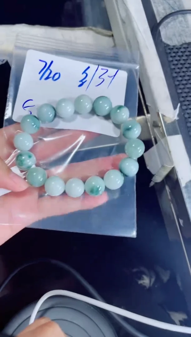 定制翡翠未镶嵌深***鲨珠串