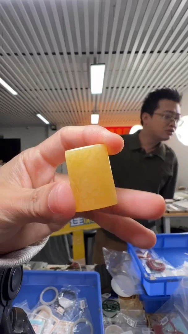蜜蜡吊坠(不含链)未镶嵌方牌4-5克俄料鸡油黄白花蜜蜡吊坠