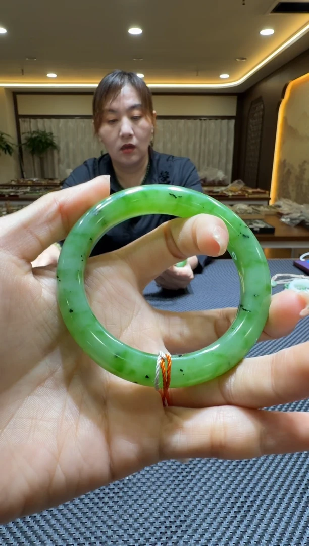 颈饰未镶嵌和田玉手镯59+