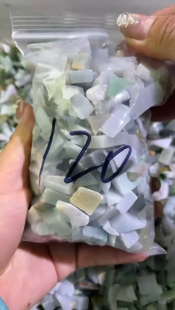 【闪购商品】翡翠颈饰未镶嵌天然翡翠小号500克120