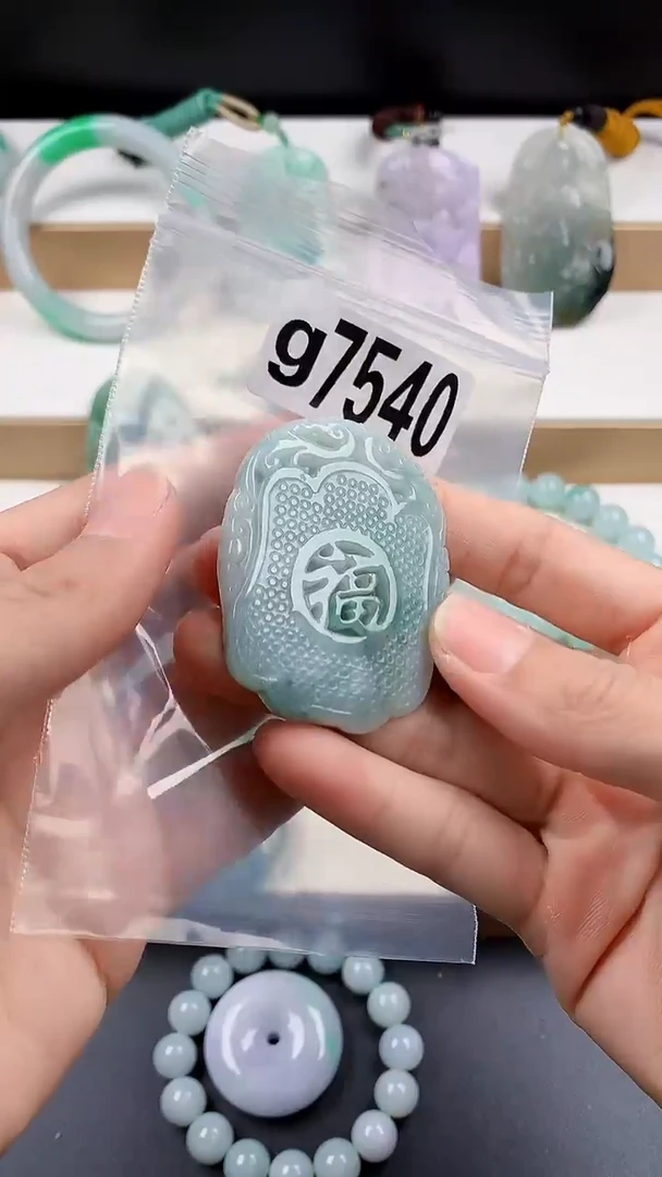 颈饰未镶嵌翡翠天然翡翠吊坠挂件