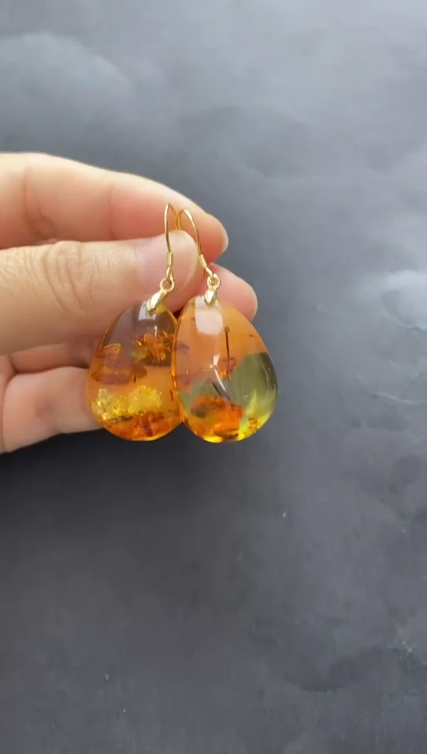 裸石琥珀未镶嵌耳坠