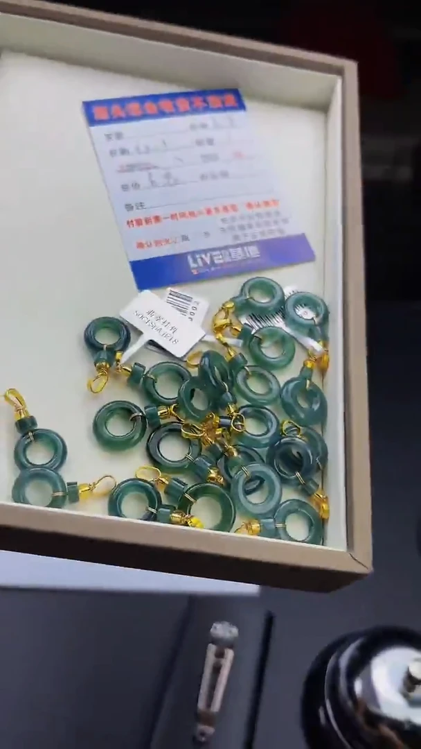 颈饰未镶嵌翡翠天然A货翡翠多样性发其一