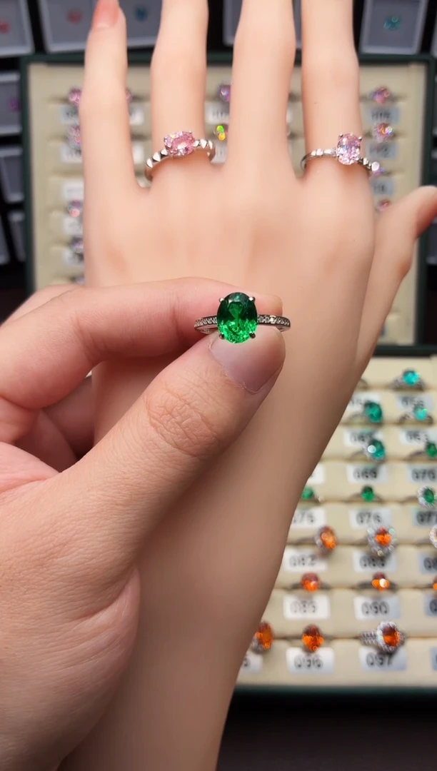 无925银轻奢风沙弗绿女神戒