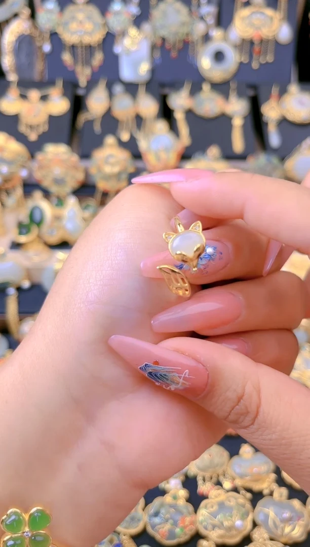 【闪购商品】和田玉戒指银S925镀金镶嵌小狐狸戒指