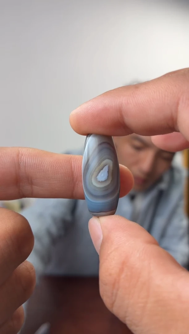 未镶嵌颈饰玛瑙/玉髓噶玛珠宝