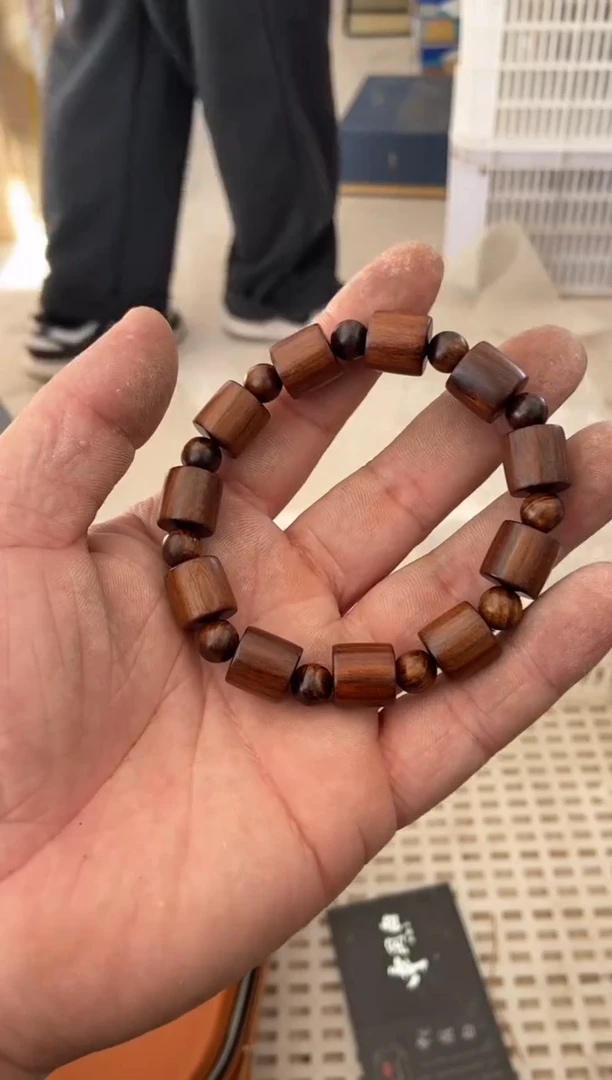 无运费险有瑕疵的摄影的产品有使用过的痕迹有点脏介意勿拍