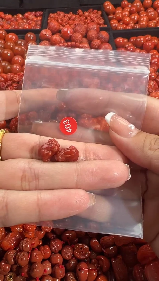 颈饰未镶嵌南红玛瑙1