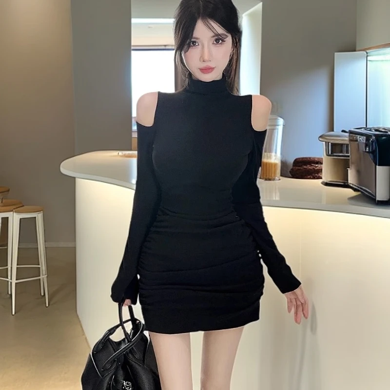 纯欲辣妹半高领长袖连衣裙女性感收腰显瘦露肩褶皱气质打底包臀裙