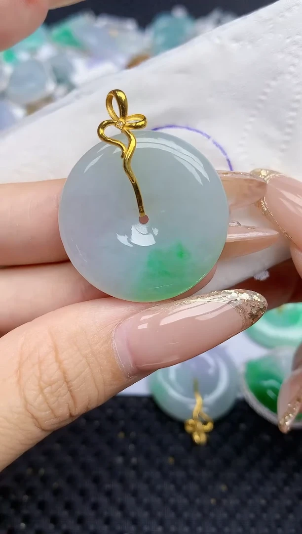 颈饰18K金镶嵌翡翠289   天然翡翠A货  百元以上9米证书费自理