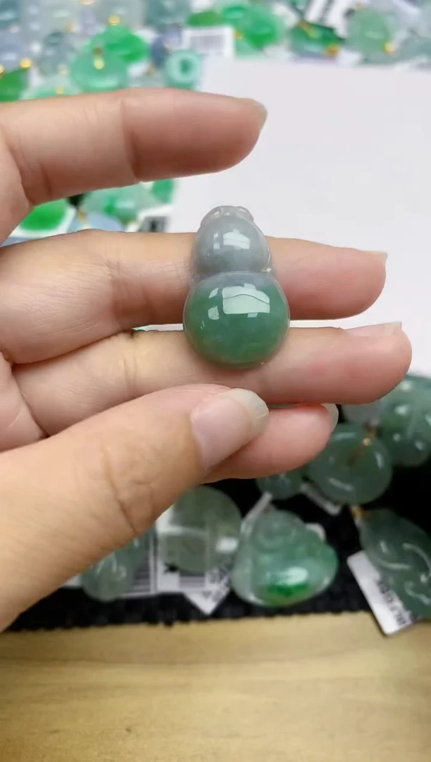 翡翠未镶嵌颈饰天然A货翡翠