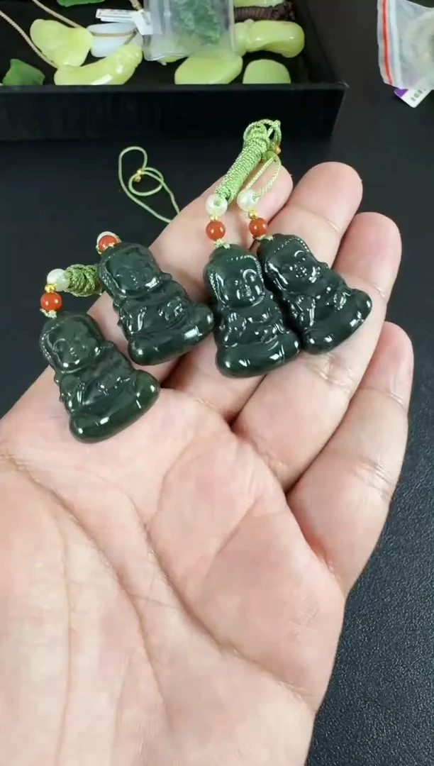 和田玉未镶嵌颈饰宝宝佛多样性发一