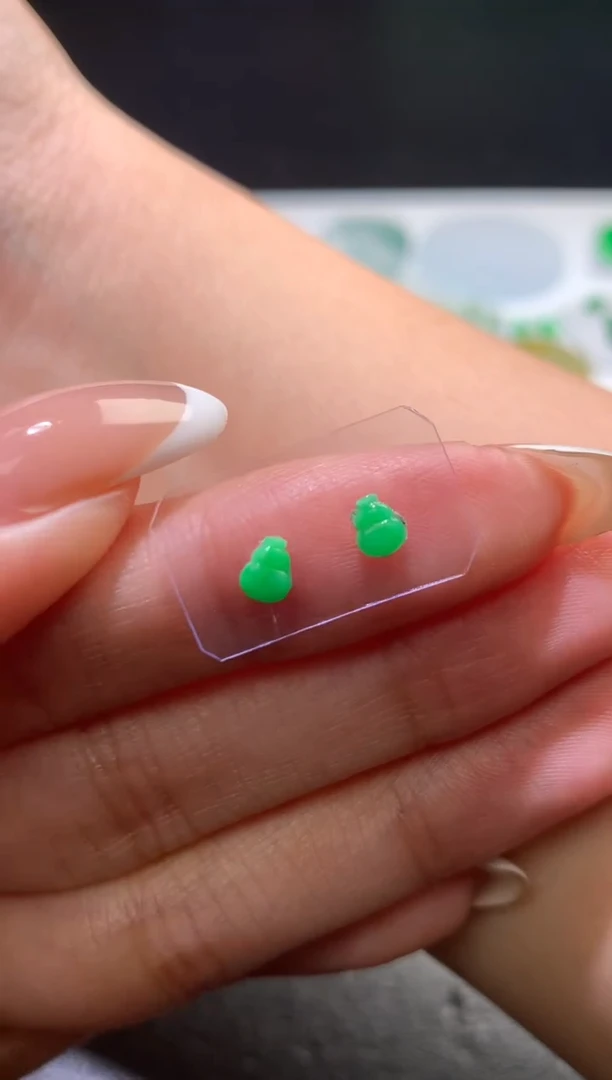 未镶嵌定制翡翠毛货 4.3-3.4-1.8