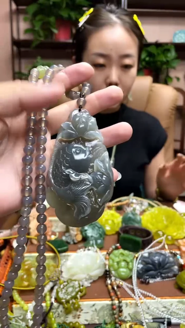 未镶嵌岫玉吊坠·