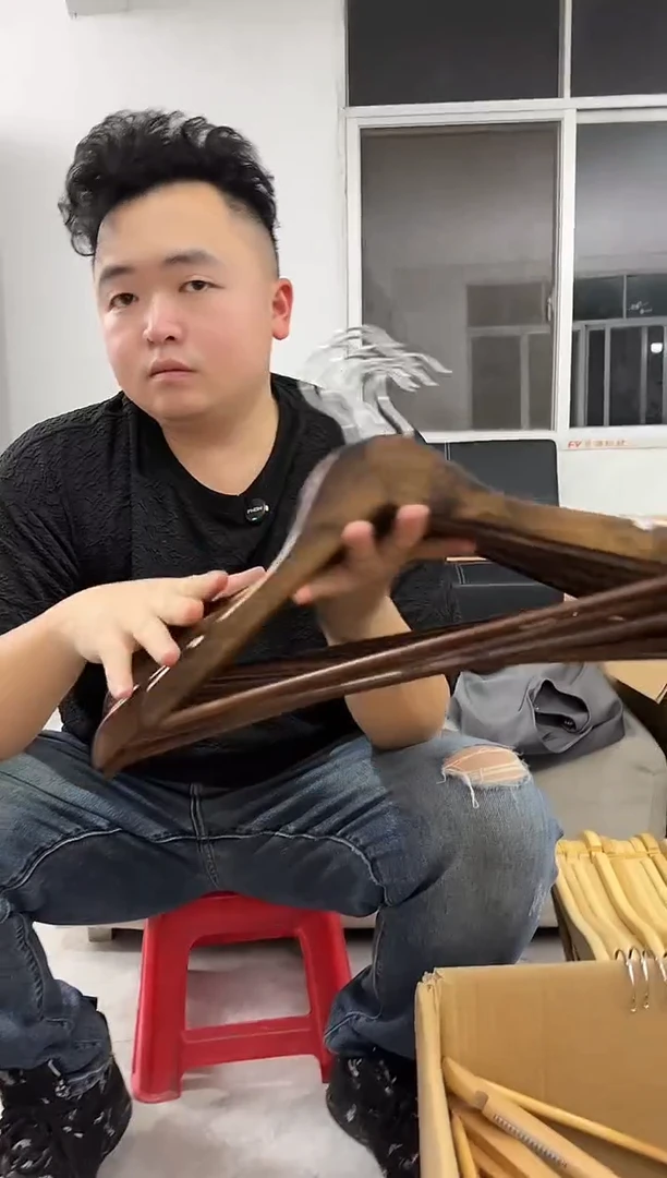 实木衣架胡桃色成人款12只